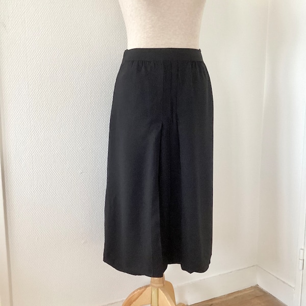 Jupe vintage 1970 / jupe midi noire / jupe longue crêpe noir / jupe plissée / mode sixties / french vintage skirt 70’s