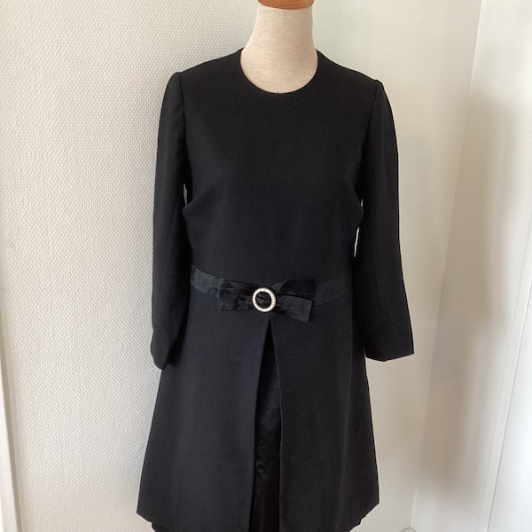 Robe vintage des années 1960 / robe sixties noire et Noeud strass / robe ancienne de cérémonie / made in France / french vintage dress 60’s