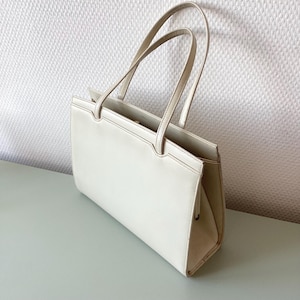 Sac en cuir vintage 1960 beige / petit sac à main en cuir beige doré ancien / cartable époque / fait main / french vintage bag 60’s