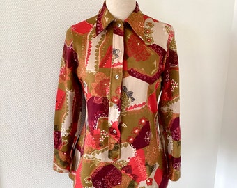 Camisa de mujer vintage 1960 / blusa roja vieja con flores verdes y beige / cuello grande / talla M / camisa vintage francesa años 60