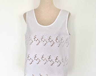 Top vintage anni '80 in pizzo / camicetta bianca ricamata con pizzo / top floreale ricamato / fatto a mano / prodotto in Francia / camicia vintage francese anni '80