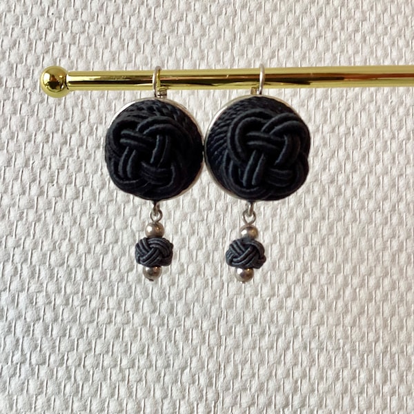 Vintage 1980 earrings / black and silver trimmings dangling earrings / small earrings / French vintage earrings 80’s