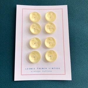 Lot de 8 boutons vintage 1960 jaune / boutons ronds sculptés 2 cm / carte bouton fourniture vintage / french antique buttons 60’s