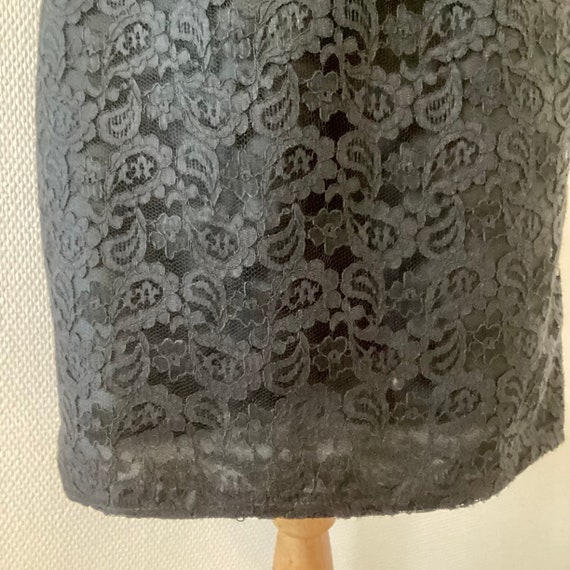 Robe Vintage Noire Années 60 - Dentelle De Calais - Bretelles Spaghetti - Taille 38 - Occasion Très Bon état