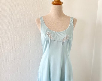 Vintage 1970s nightgown / blue lace nightdress / made in France / vintage lingerie / French vintage nightdress 70s