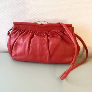 Vintage red bag 1970 / red and gold leatherette purse / old shoulder bag / French vintage bag 70’s