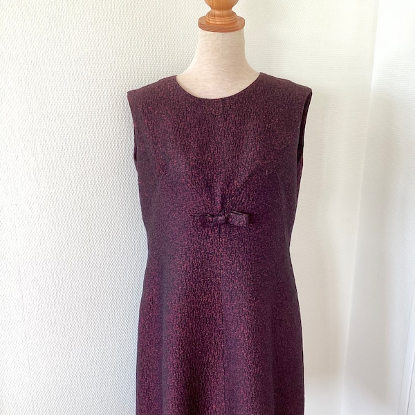 Robe vintage  1960 / robe midi en satin brodé noir et bordeaux Noeud / robe de cérémonie / fait à la main / French vintage dress 60’s