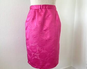 Vintage wool skirt 1970 / straight fuchsia pink satin skirt / floral pencil skirt / French manufacturing / French vintage skirt 70’s