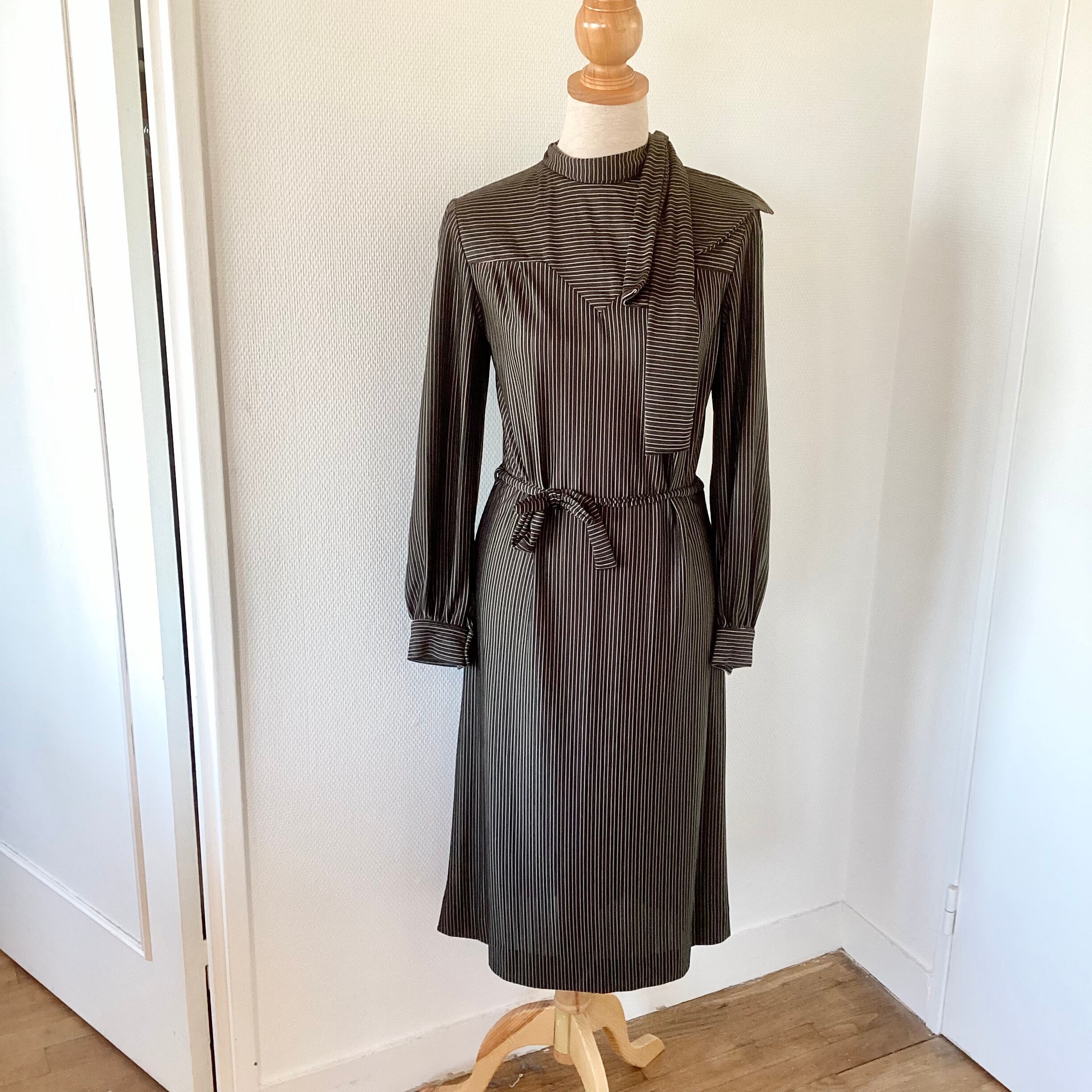 ワンピース VINTAGE Courreges 70s Two-tone Dress Courreges 70's Dress, Size 38, White With Red Vinyl Belt - Etsy
