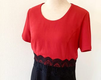 Vintage 1980s dress / black and red straight dress / lace at the waist / evening dress / made in France / French vintage dress 80s