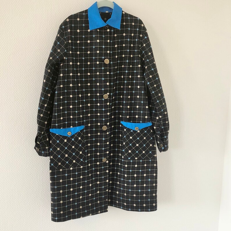 Robe vintage enfant des années 1960 / robe à fleurs noires bleues / blouse 10 ans / fabrication française / French vintage dress 60s image 2