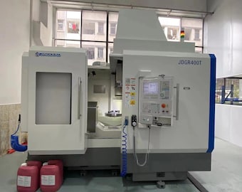 CNC-bewerkingscentrum 5-assige machine Hoge precisie-onderdelen Nieuwe energie aluminium reserveonderdelen