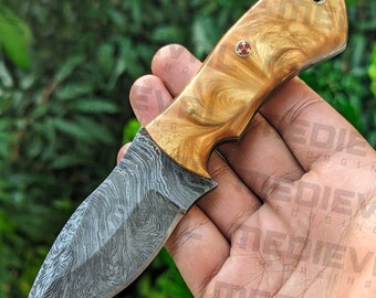 7 Inches Damascus Steel Hunting Knife, Hand Forged Full Tang Knife with Resin handle Camping Skinner Knife & Sheath