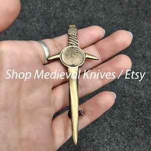 Scottish Kilt pin | Made of Brass Antique Metal | Claymore kilt Pin | Size 4.5 Inches | Premium Handmade Kilt Pin