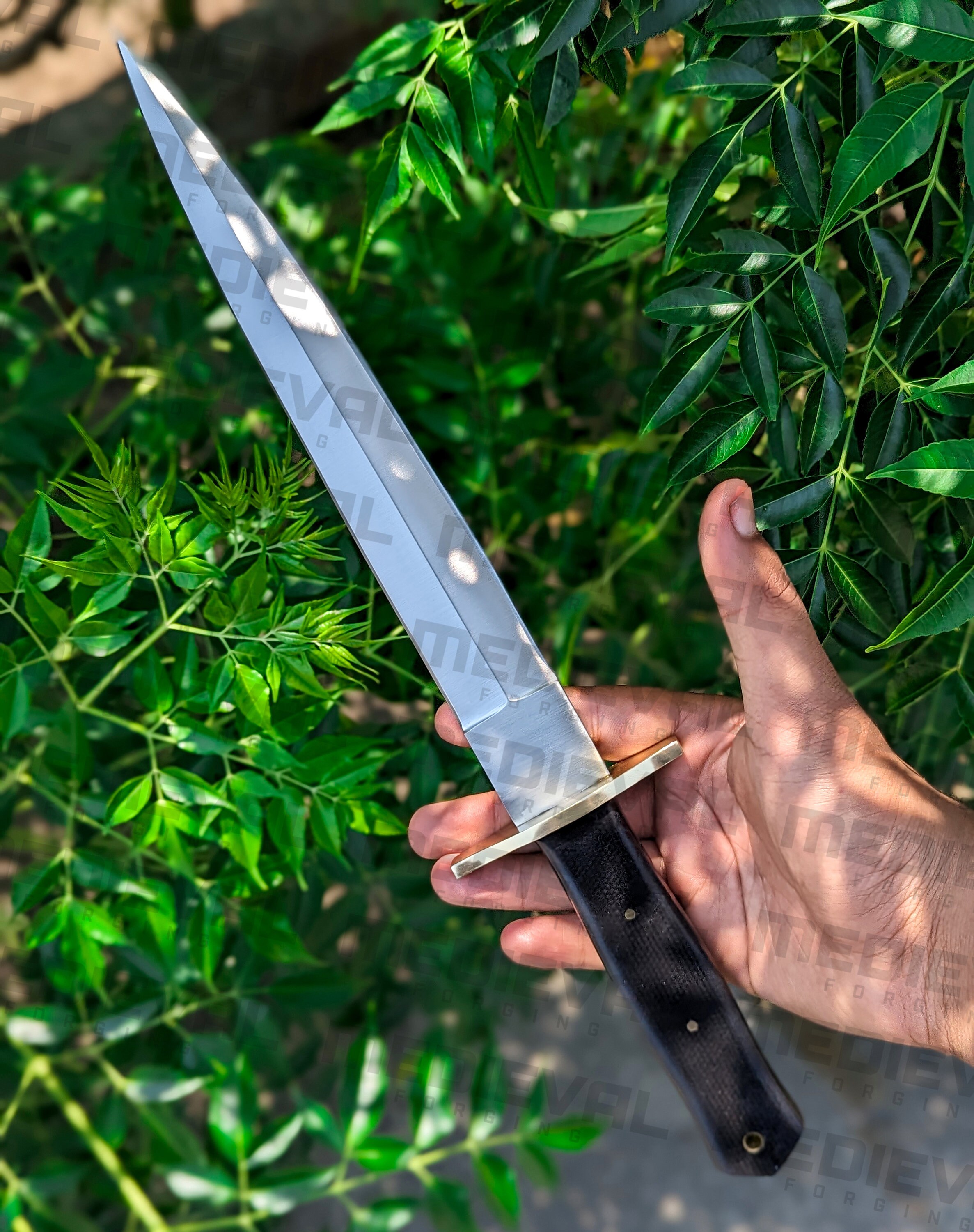 15インチハンドメイドD2スチールフルタングハンティングダガーナイフ