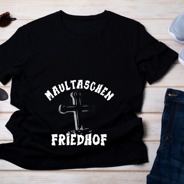 Maultaschen Friedhof | Schwaben | Schwabenländle | Schwäbische Spezialität T-shirt für Männer und Frauen