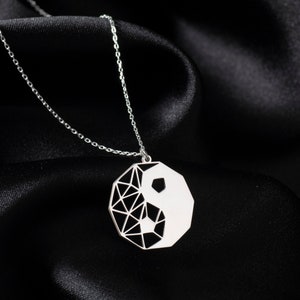 925K Silver, Yin Yang Symbol Necklace, Yin Yang Necklace, Yin Yang pendant, Harmony Necklace, Balance necklace, Yoga Jewelry, Gift for Her