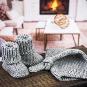 Seamless Knit Baby Hat and Booties Set | Newborn Baby Winter Accessories | Handmade Baby Shower Gift | Cozy Gray Baby Hat and Booties