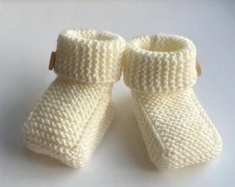 Hand knitted baby booties Handmade newborn socks Baby boy Baby girl shoes Newborn gift Expecting mom gift