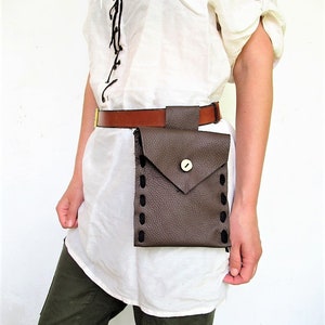 Leather belt pouch ren faire medieval fantasy larp