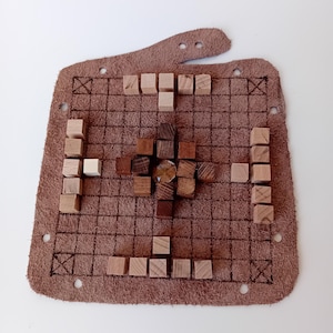Hnefatafl tafl viking medieval board game