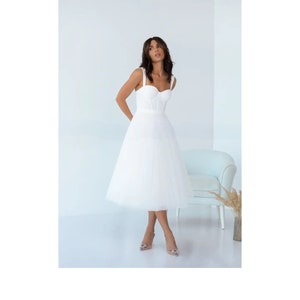 Elegant White Midi Corset Dress: Perfect for Prom, Graduation, Engagements / tunning Fit & Flare White Midi Dress with Sweetheart Neckline