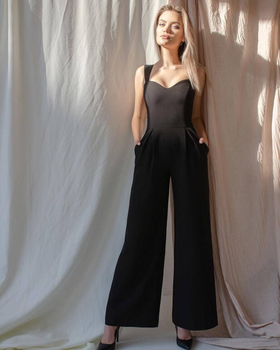 Ace Your Style With This Black Jumpsuit: Jumpsuit for Women