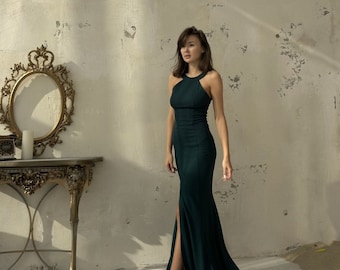 Emerald Green Maxi Dress: Elegant Bodycon Evening Gown with Slit