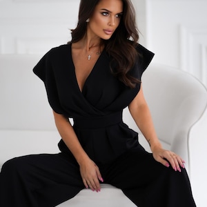 Elegant Black Jumpsuit for Women, Wide-Leg, Deep V-Neck, Sleeveless – Perfect for Weddings, Graduations, & Parties
