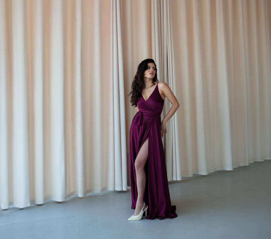 freya burgundy red satin maxi wedding guest dress reviews Burgundy Red Silk Maxi Dress: Spaghetti Strap Wedding Guest Gown