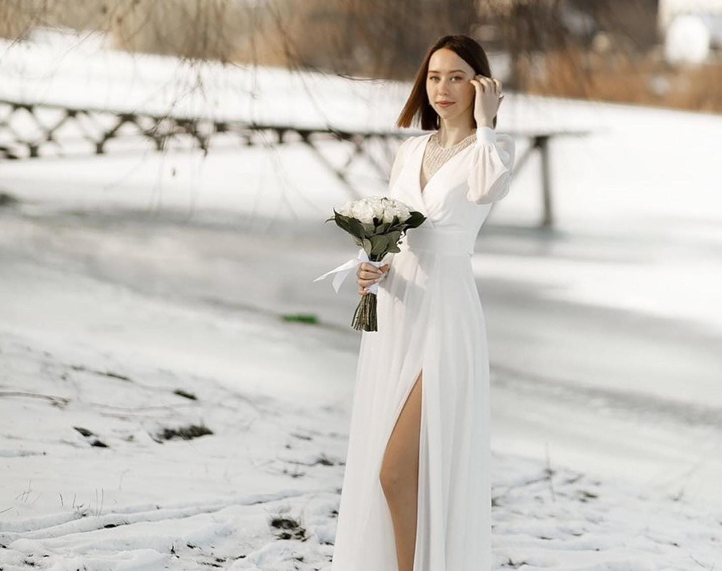 formal dresses gold Zapakasa Women Sparkly Gold Metallic Long Formal Dress V-Neck A-Line  Pleated Evening Dress with Slit