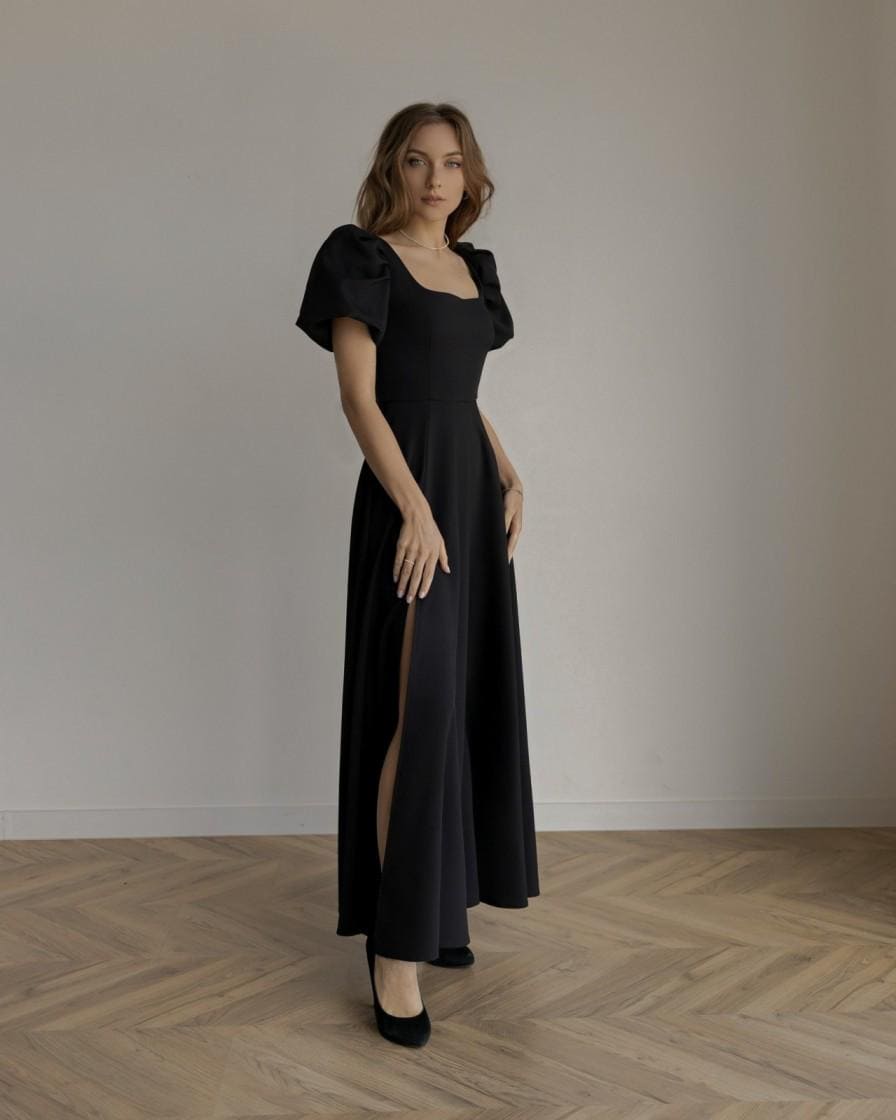 Elegant Black A-Line Maxi Dress for Prom with Puff Sleeves and Side Slit, Perfect Wedding Guest / Elegant Black Puff Sleeve Gown