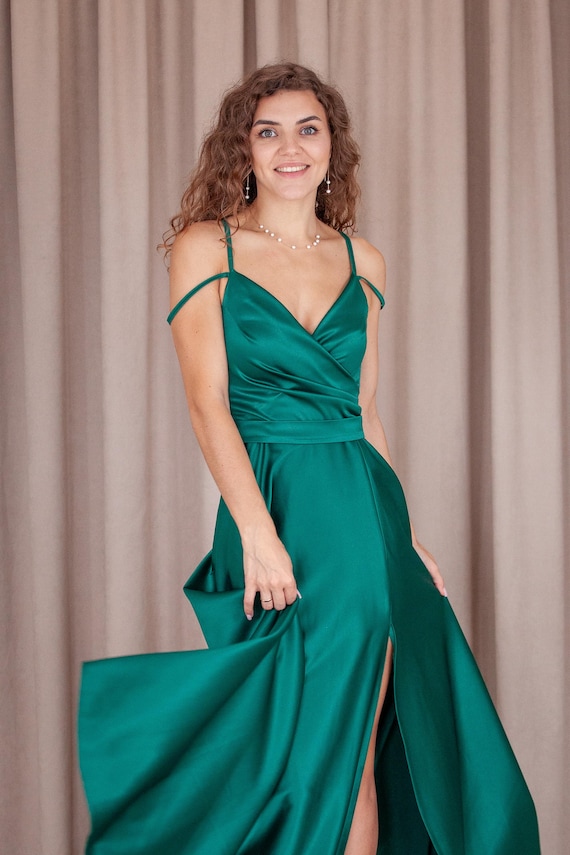 Elegant Long Emerald Green A-line Evening Maxi Dress With Spaghetti Straps  and a Side Slit - Etsy