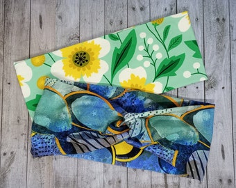 Bandeau de yoga extra doux à faux nœuds - Double épaisseur - Pierres bleues dans la rivière - Fleurs printanières