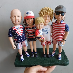 Bobblehead Family, Bobble Head From Family Pictures ,Custom Family Figurines, Custom anniversary bobblehead For Parents, Christmas Gift