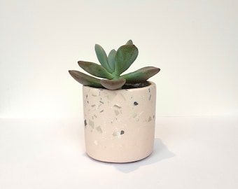 Plantadora Jesmonite de terrazo rosa más pálido hecha a mano, ecológica