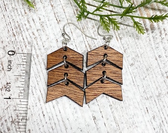 Chevron Ohrringe, Chevron Ohrringe, Chevron Ohrringe aus Holz, Holz Ohrringe, Pfeil Schmuck