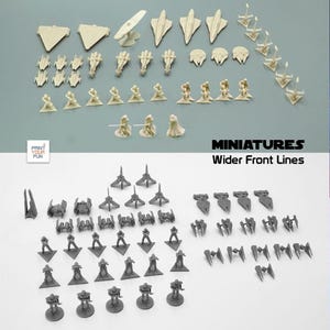 Könnte beinhalten: Eine Sammlung unbemalter Kunststoff-Spielfiguren, die verschiedene Raumschiffe und humanoide Charaktere darstellen. Das Set enthält cremefarbene und graue Teile, die in Reihen angeordnet sind, mit dem Text MINIATURES Wider Front Lines.