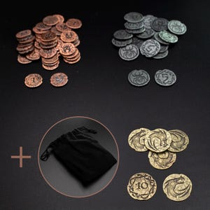 Peut inclure: Ensemble de pi&egrave;ces de jeu fantastiques en cuivre, argent et or. Les pi&egrave;ces pr&eacute;sentent divers motifs, dont des araign&eacute;es et des dragons. Un sac noir &agrave; cordon est &eacute;galement inclus. Les pi&egrave;ces sont dispos&eacute;es sur une surface sombre.