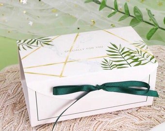 Caja de regalo botánica natural verde y blanca "Especialmente para ti" con lazo