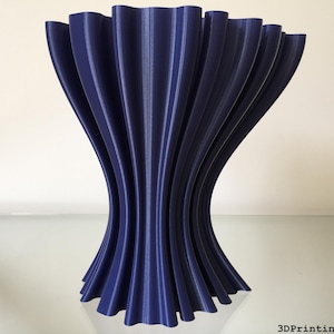 Modern Wavy Vase For Artificial Flowers, Geometric Vase, Contemporary Vase, Dry Vase, Decorative Ornament, Faux Flowers, Dried Flowers