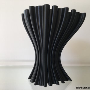 Modern Wavy Vase For Artificial Flowers, Geometric Vase, Contemporary Vase, Dry Vase, Decorative Ornament, Faux Flowers, Dried Flowers Black