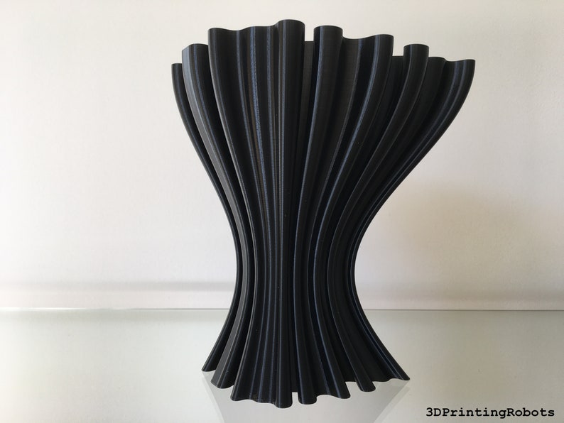 Modern Wavy Vase For Artificial Flowers, Geometric Vase, Contemporary Vase, Dry Vase, Decorative Ornament, Faux Flowers, Dried Flowers Black