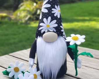 Daisy Flower Gnome, Spring or Summer Gnome, Farmhouse Gnome, Summer Daisy