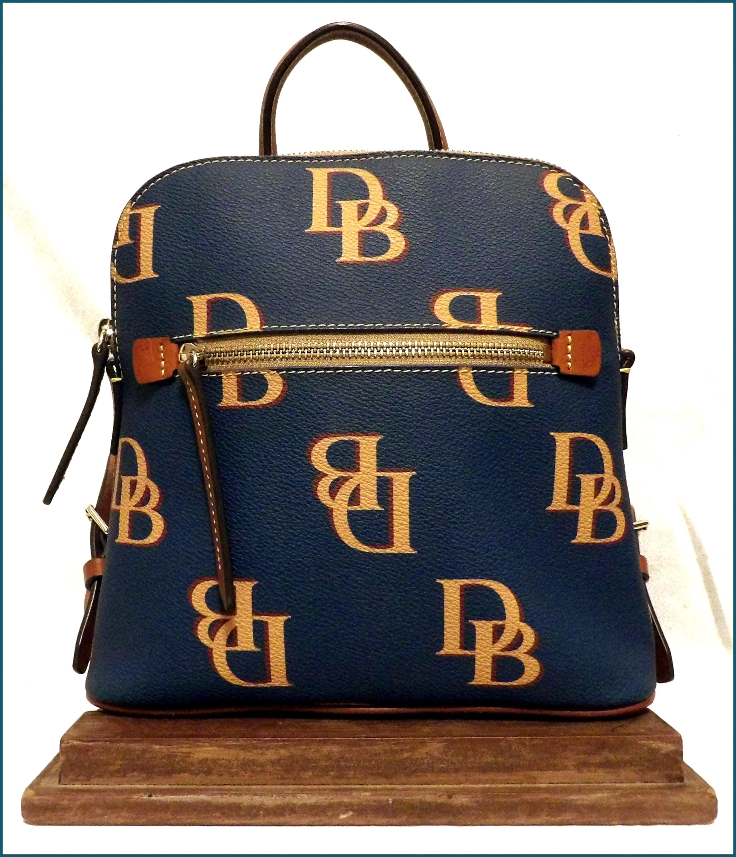 Dooney & Bourke | Bags | Bag Vintage Dooney Bourke Beige Color In Very Good Condition 65098381b635f8ff20de34a8