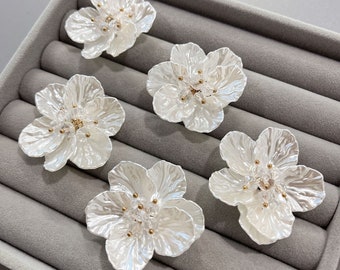3D Beaded Flowers applique,rhinestone pearls applique patch,Simulated handmade flowers,  white shell flowers,wedding lace applique