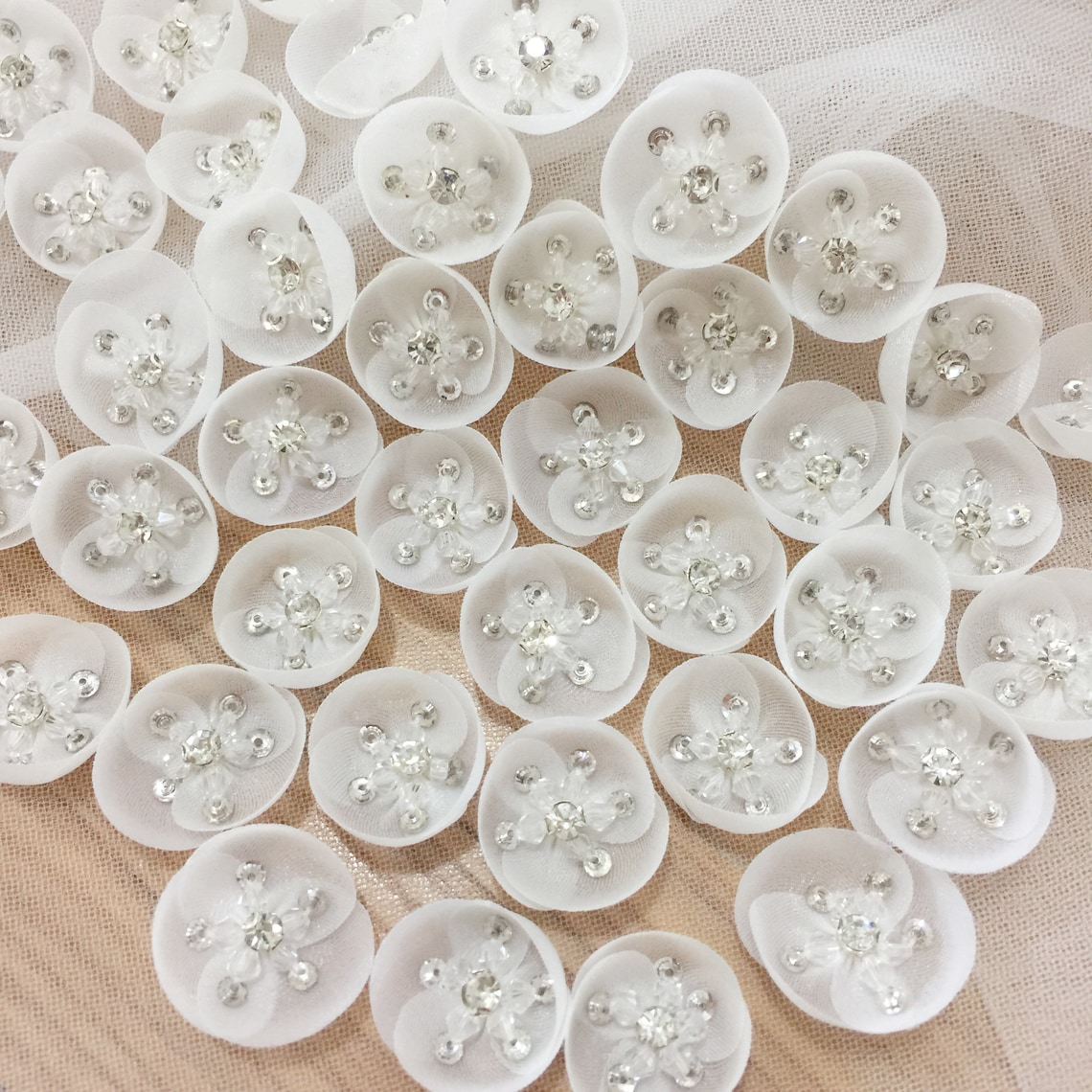 White Top Flower Applique main image 1