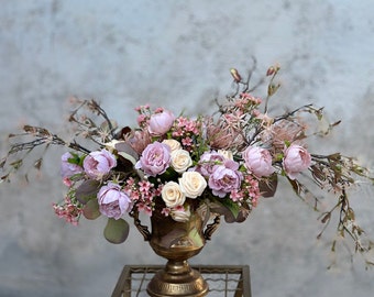 Composizione floreale artificiale, fiori di seta finta in vaso di bronzo per centrotavola da pranzo, decorazioni per la casa Fiore finto