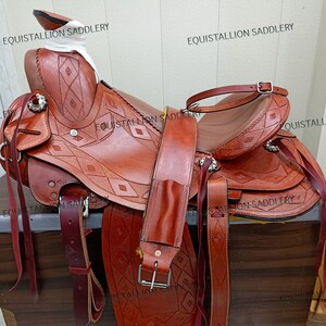 EQ ポニー & 大人用 ウェイドツリー A フォーク プレミアム ウエスタン レザー ローピング ランチワーク 乗馬用 馬鞍 シートサイズ 10 インチ -18 インチ Equistallion 製