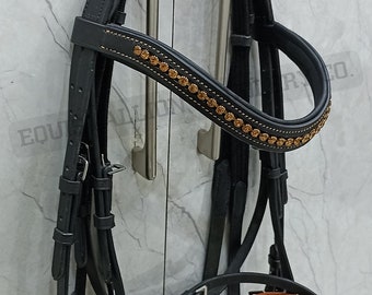 Sandalo da donna con fasce in pelle verniciata colore bianco e argento Sandalo da donna con fasce in pelle verniciata colore bianco e argento